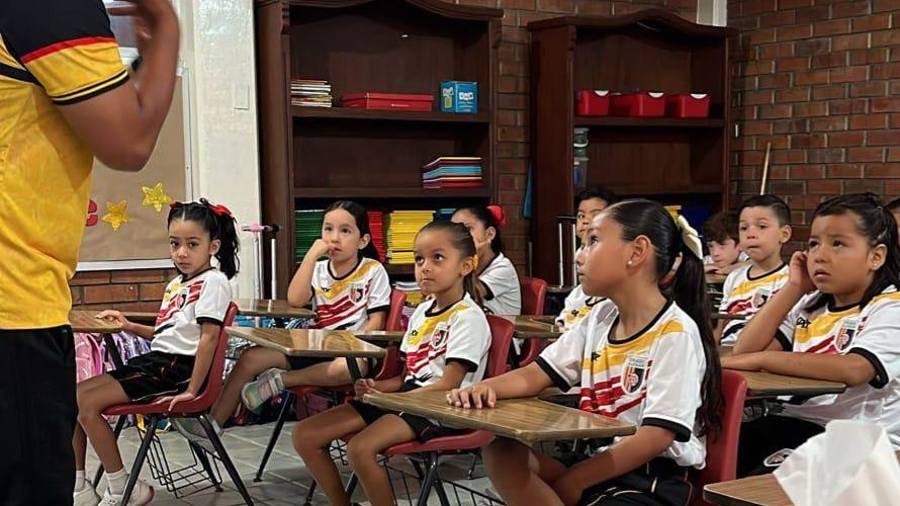 Directivos de escuelas trasladarán materiales y equipo a bodegas de resguardo como parte de las medidas de seguridad.