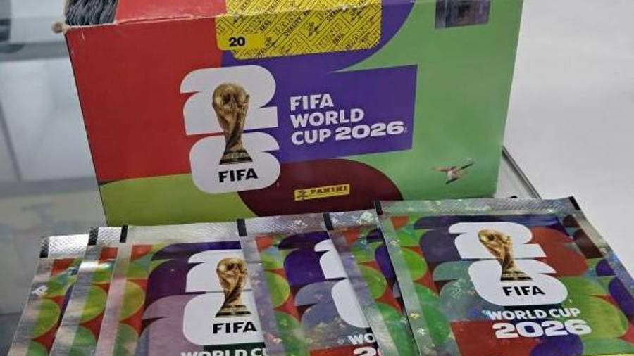 En la tienda Panini de Plaza de la Tecnología aún es posible encontrar sobres y álbumes, aunque el inventario disminuye rápidamente por la demanda de coleccionistas.