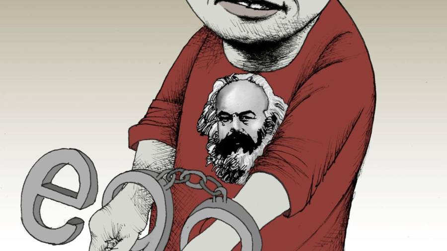 Marx Arriaga, un ególatra obsesivo
