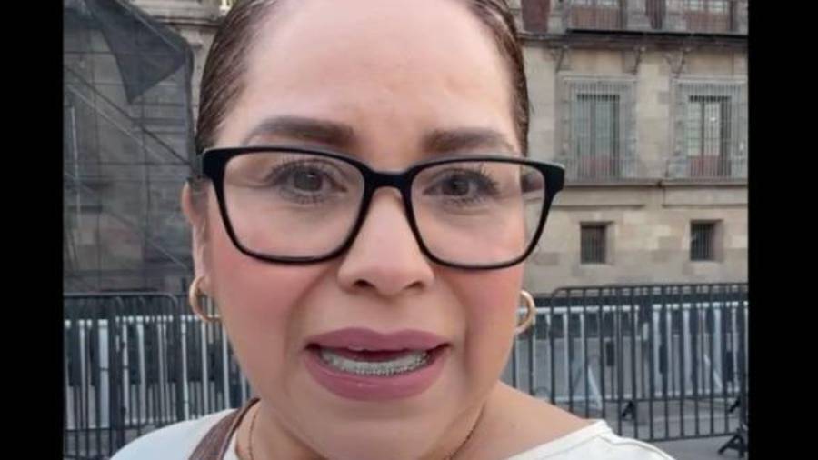 Mónica Escalera acudió a la Ciudad de México para entregar documentos relacionados con acusaciones contra el diputado Antonio Flores Guerra.