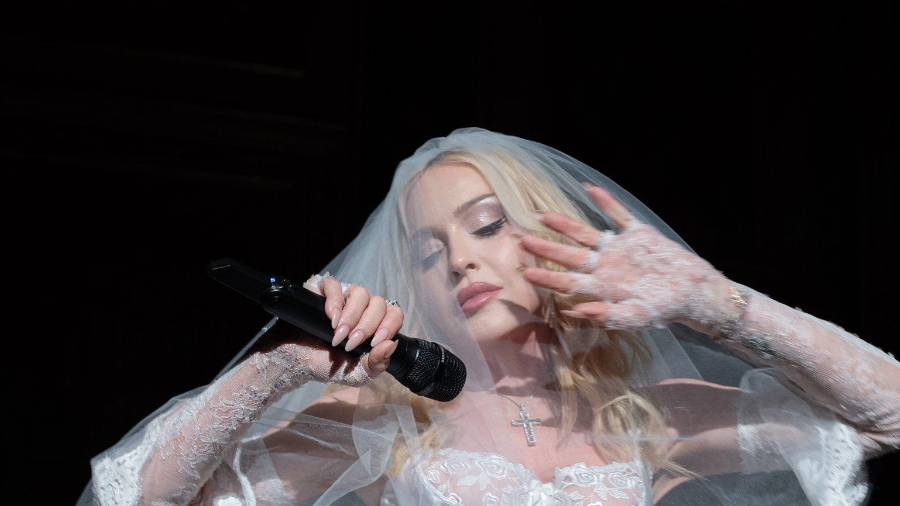 Proyecto. Madonna fue captada en Venecia durante la grabación de The Studio, marcando su regreso a la actuación en pantalla.