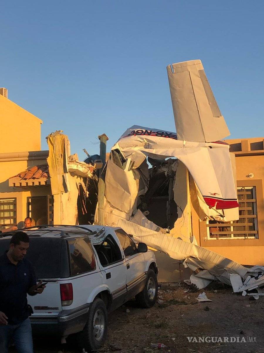 $!Avioneta se desploma sobre una casa en Sinaloa; hay cuatro muertos