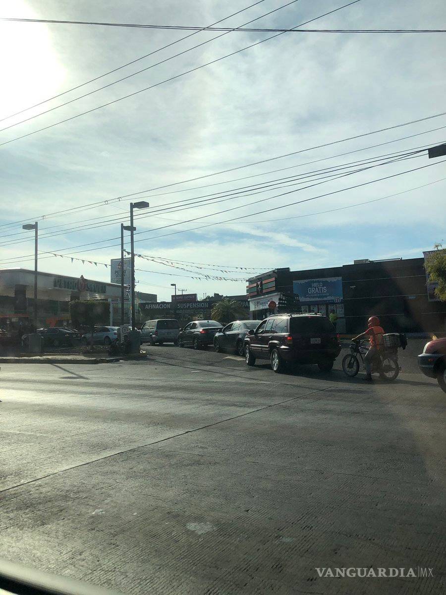 $!Desabasto de combustible en Guadalajara es del 60%