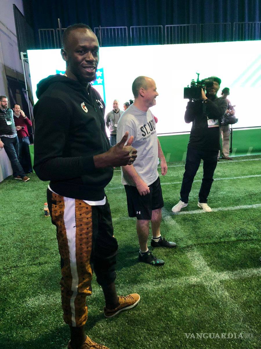 $!Futbol, atletismo y ahora también ¿NFL? Usain Bolt hace una peculiar prueba en el emparrillado