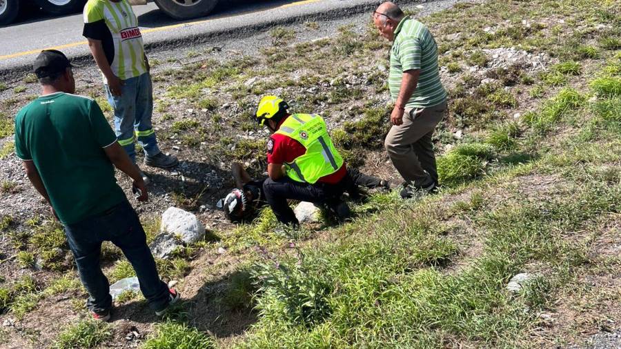 Paramédicos de Ramos Arizpe atendieron el accidente.