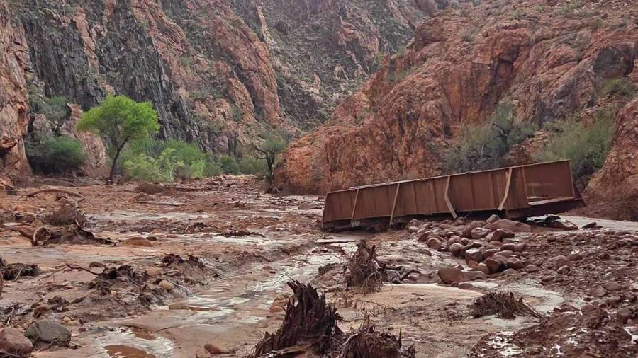 Fotografía publicada por Grand Canyon National Park en su cuenta oficial de Facebook que muestra los daños tras las inundaciones repentinas en el Parque Nacional del Gran Cañón.