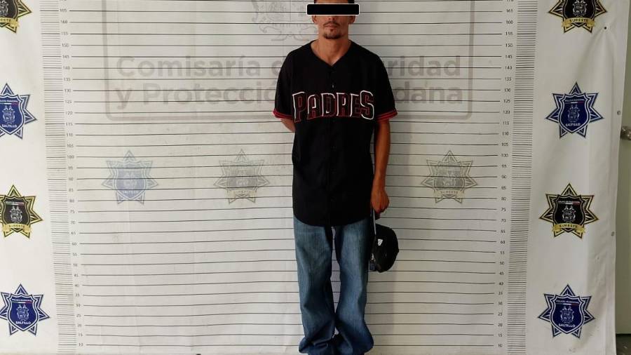 Juan Pablo “N”, alias “El Gangas”, fue detenido por elementos del Agrupamiento contra Robo de Vehículos por su probable participación en el robo de una motocicleta al norte de Saltillo.