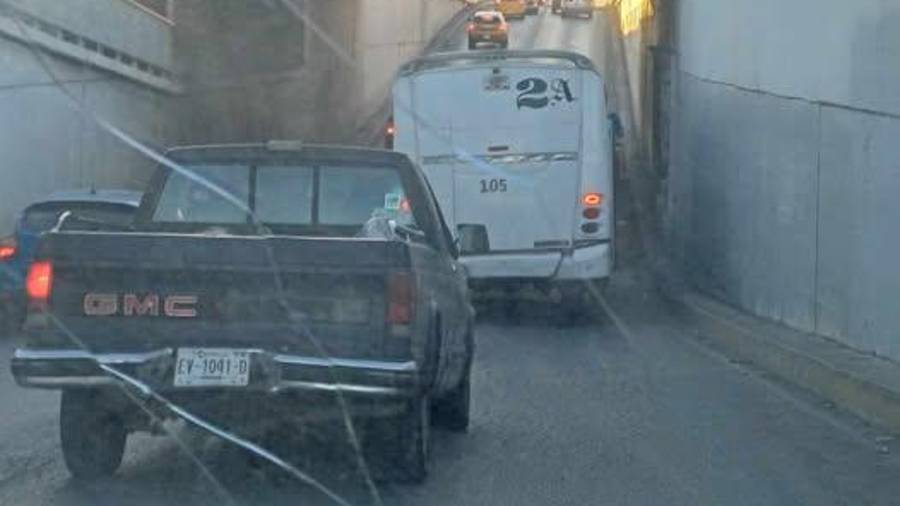 En redes sociales, usuarios reportan que la ruta 2A continúa operando con siete combis en Saltillo.