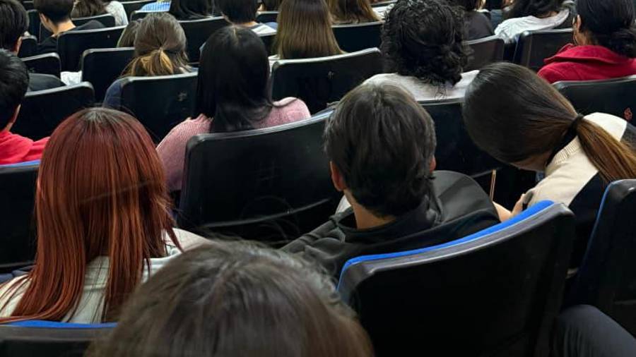 El programa busca prevenir el acoso escolar y fortalecer entornos seguros.