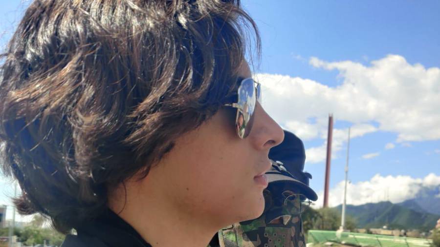 Los jóvenes se reunieron junto a la Fuente de Neptuno en la Macroplaza en donde explicaron que están en contra de la clase política corrupta del país