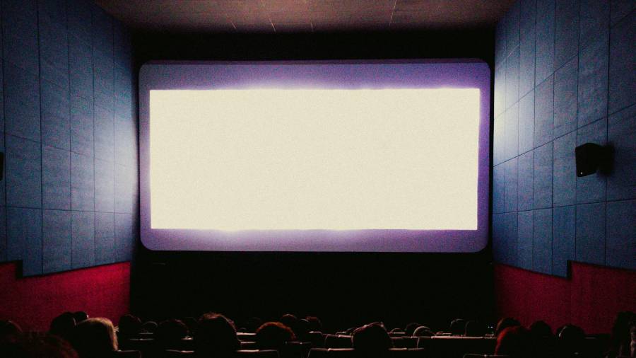 Un complejo cinematográfico ubicado al norte de Saltillo fue escenario del ataque, lo que obligó a desalojar la sala y suspender la función tras la agresión contra las menores.