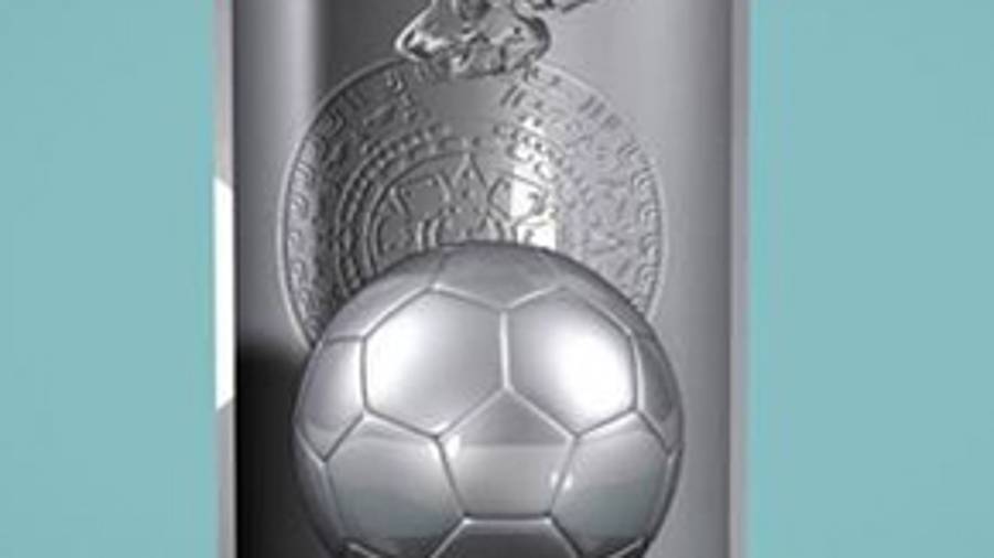 Presentan nuevos trofeos para el Torneo Bicentenario