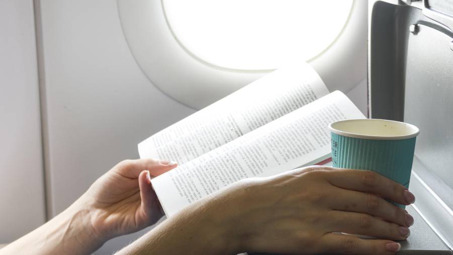 Agencias de viajes en Saltillo reportan que las reservaciones hacia destinos de playa como Puerto Vallarta y Mazatlán continúan activas rumbo a las vacaciones de Semana Santa.