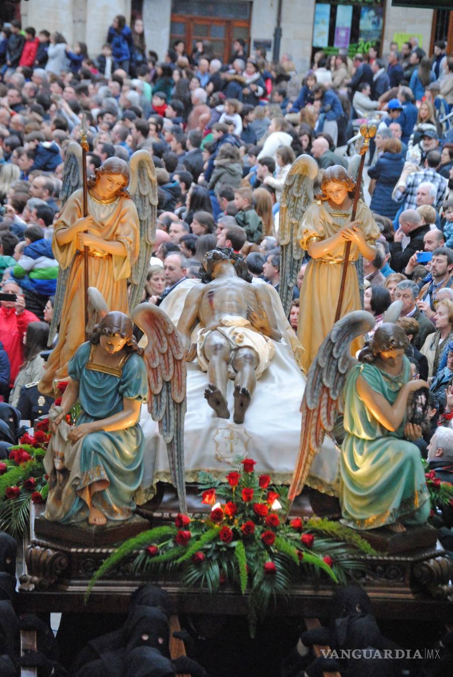 $!Viveiro, Semana Santa con figuras articuladas y en silencio