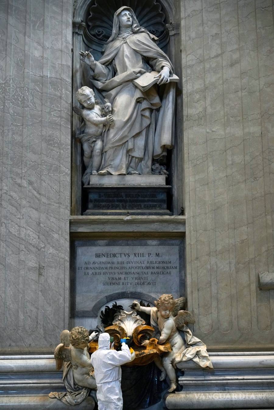 $!Basílica San Pedro es sometida a una inédita desinfección para su reapertura