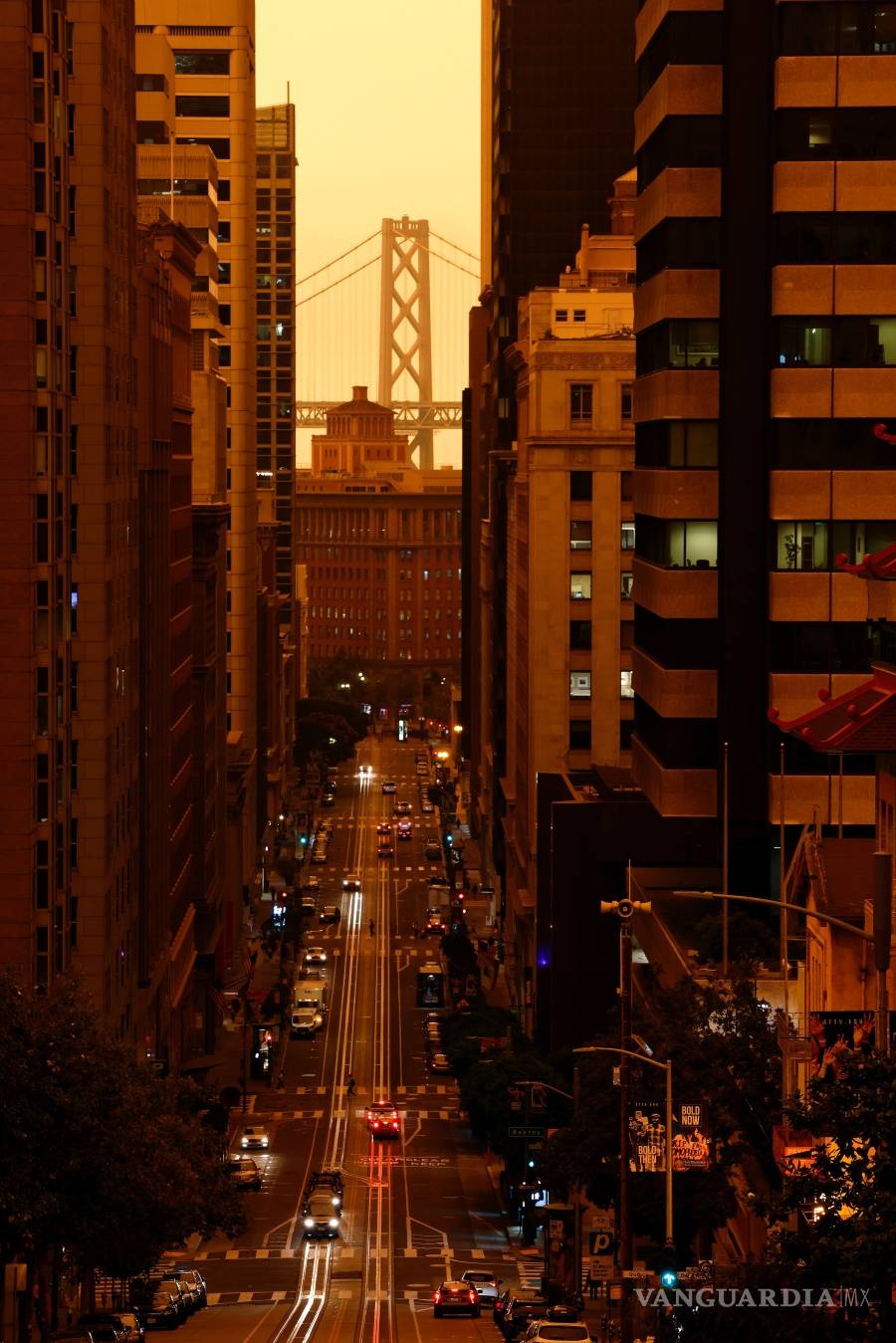 $!Incendios forestales pintan de un color naranja apocalíptico el cielo de San Francisco