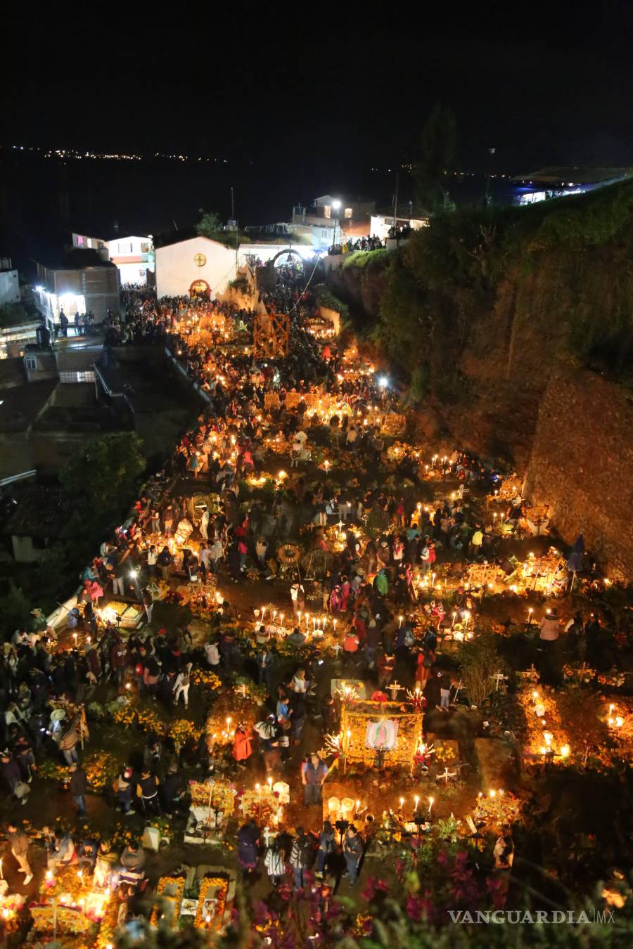 $!Janitzio celebra a sus muertos (Fotogalería)