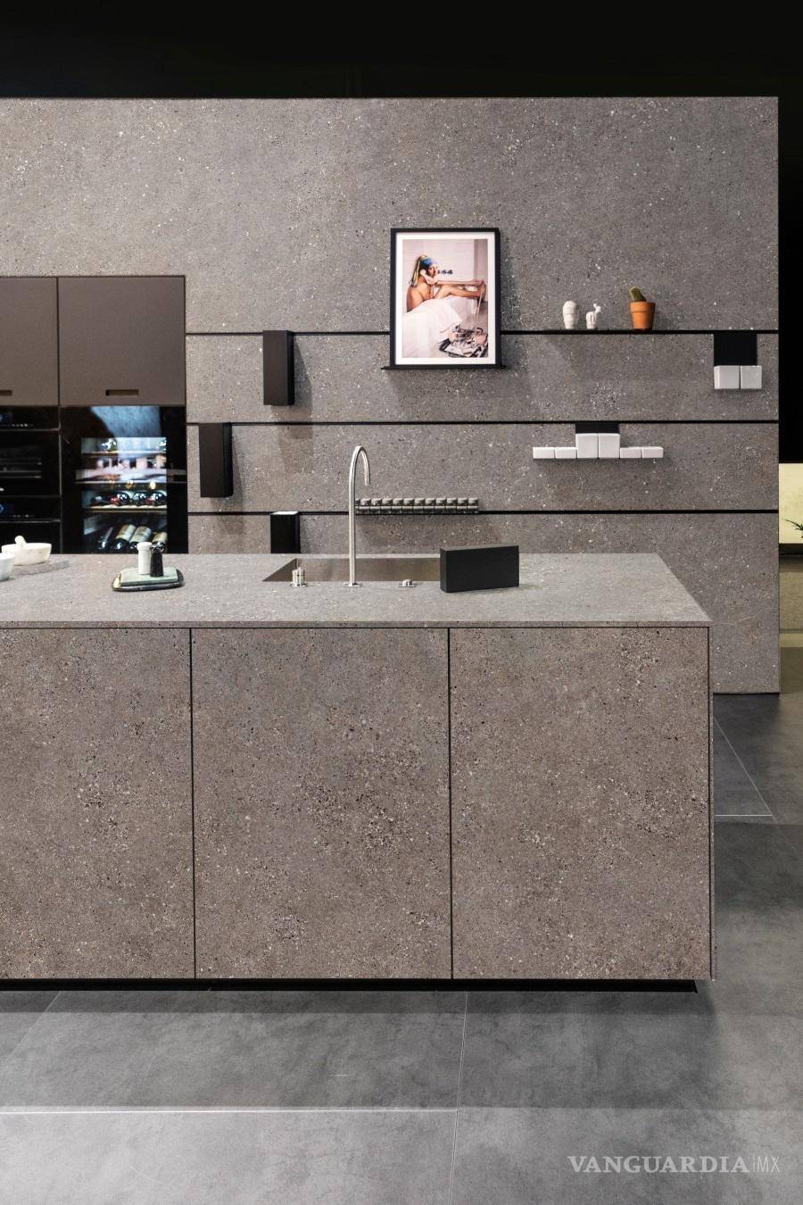 $!Una barra de ‘neolith’ es el material que se ha puesto de moda especialmente en las cocinas de Europa.