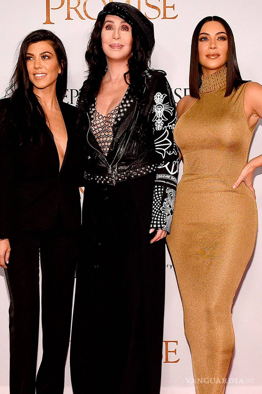 $!Kim Kardashian, una voluptuosa Cleopatra de curvas doradas