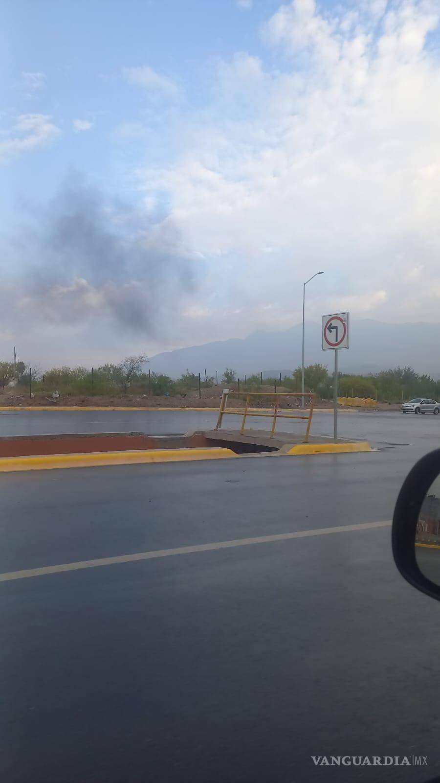 $!Los habitantes del sector indicaron que el humo es tan intenso que, en ocasiones, pareciera llenarse el ambiente con neblina.