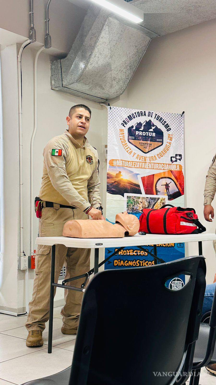 $!Asistentes practicaron maniobras de RCP como parte de la formación en entornos naturales.