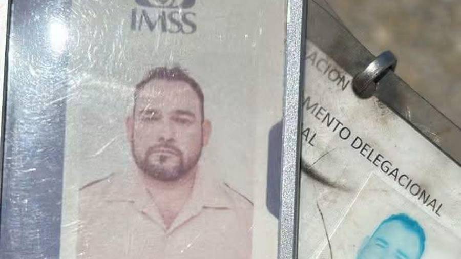 Luis Gerardo Alvizo Velez fue identificado mediante las credenciales que portaba entre sus pertenencias, las cuales lo acreditaban como trabajador del IMSS.