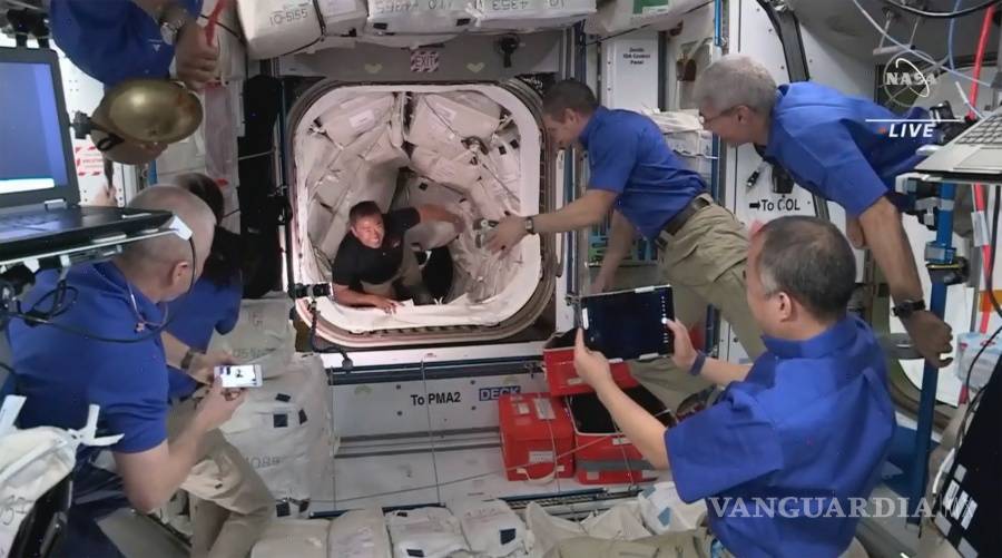 $!Misión Crew-2 termina con éxito y susto su viaje a la Estación Espacial Internacional
