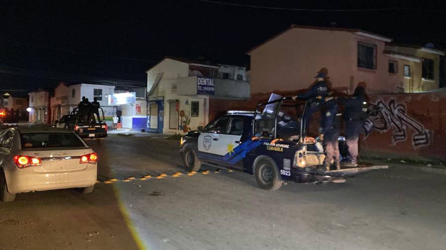 Como parte del operativo, las corporaciones reforzaron la presencia policial en calles y colonias señaladas como focos rojos, atendiendo diversos reportes ciudadanos durante la madrugada de este domingo.