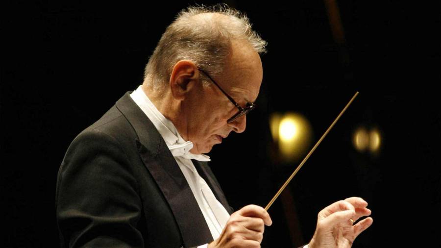 Ennio Morricone mira al futuro con interés al cumplir 88 años