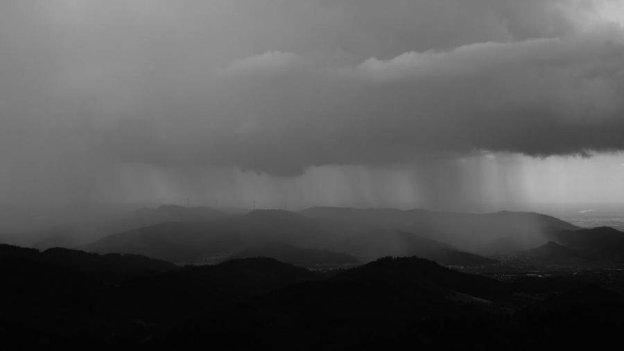 El SMN informó que el frente frío 24, en interacción con una vaguada polar y el río atmosférico, ocasionará bajas temperaturas, lluvias intensas, vientos fuertes y probabilidad de nieve o aguanieve en varias regiones del país
