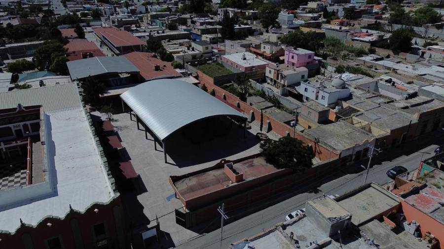 La obra forma parte de las acciones de infraestructura educativa impulsadas por el Gobierno del Estado para fortalecer planteles de Saltillo.