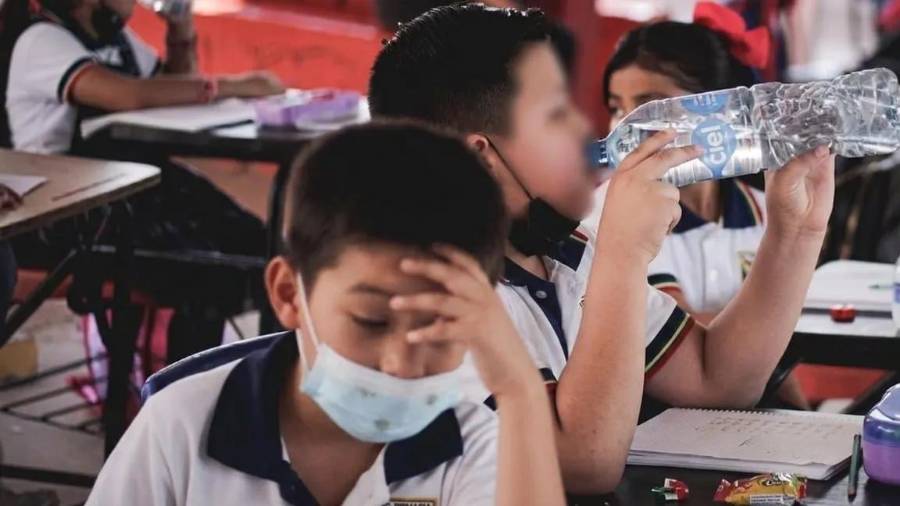 La SEP mantendrá el calendario escolar 2025-2026 en todo México con cierre oficial el 15 de julio. Sin embargo, algunas entidades podrán solicitar ajustes regionales debido a temperaturas extremas o por la organización del Mundial de Futbol 2026.
