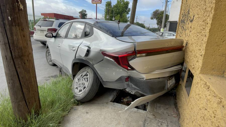 El auto se proyectó contra la pared