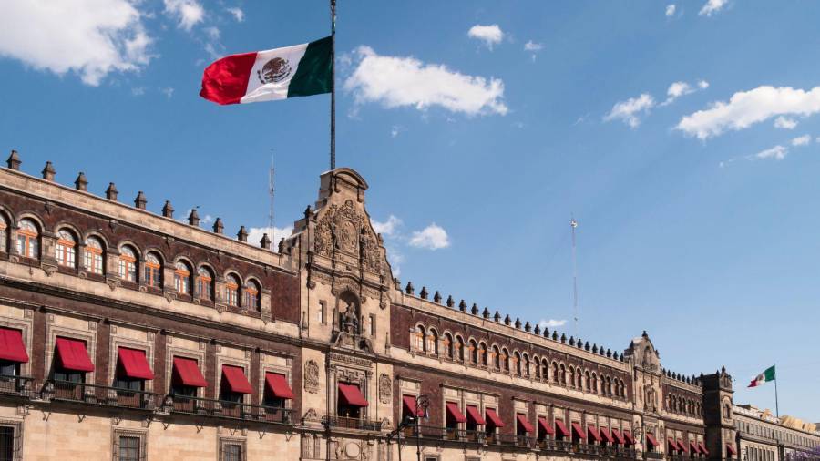 Año con año México conmemora su Independencia con un evento principal en el Zócalo de la Ciudad de México, donde el o la presidenta en turno sale al balcón del Palacio Nacional para dar el Grito.