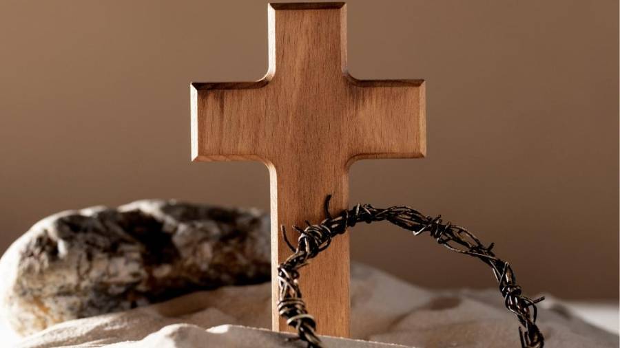 Se trata de un periodo clave en la religión católica al recordar la vida, crucifixión y muerte de Jesucristo.