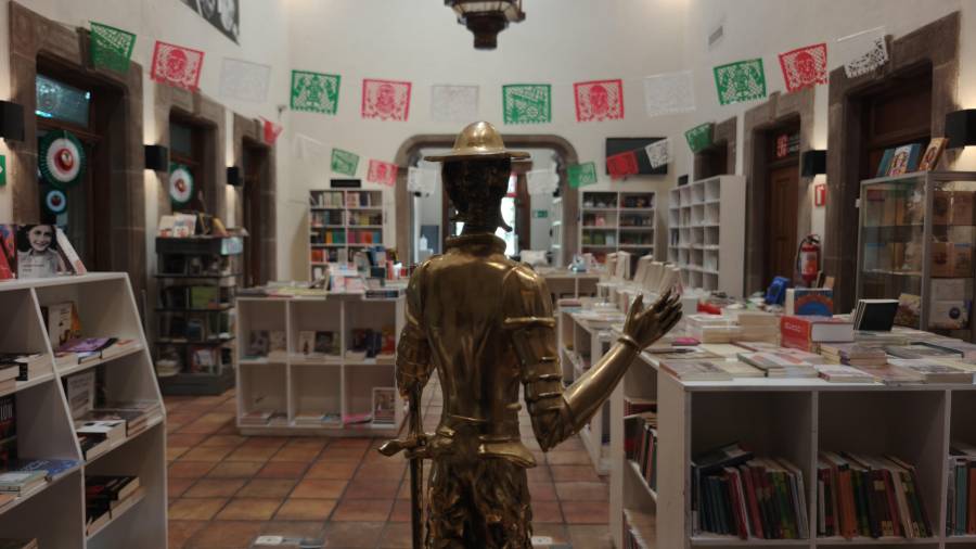 La Librería Monsiváis invita a la Gran Venta Nocturna este jueves 3 de septiembre