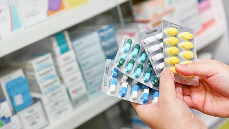 El dolor de cabeza es una de las molestias más comunes entre la población. Ante este problema, muchas personas recurren al ibuprofeno o al paracetamol, dos medicamentos ampliamente utilizados.