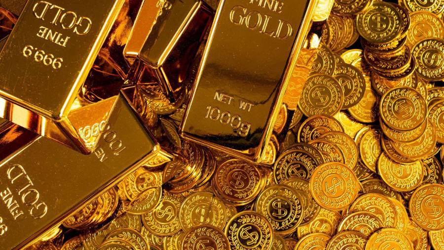El precio del oro y de la plata, considerados inversiones refugio, aumentó, mientras el dólar se depreció y los futuros europeos y estadounidenses se hundieron. FOTO: