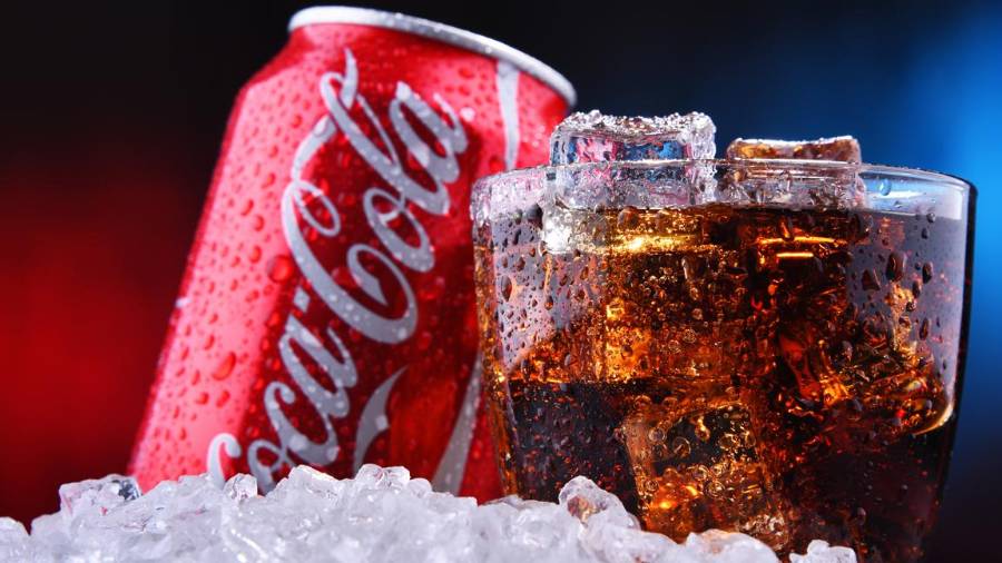 Los productos de Coca-Cola registraron un nuevo ajuste de precios en México. El incremento alcanza hasta cinco pesos en distintas presentaciones de refrescos, aguas y bebidas saborizadas.