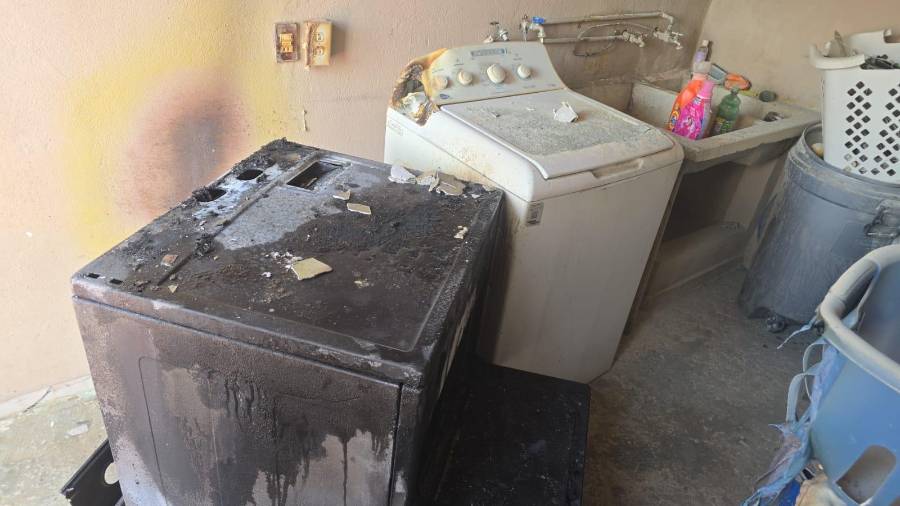 El siniestro solo dejó afectaciones materiales en el cuarto de lavado, sin que se reportaran personas lesionadas.