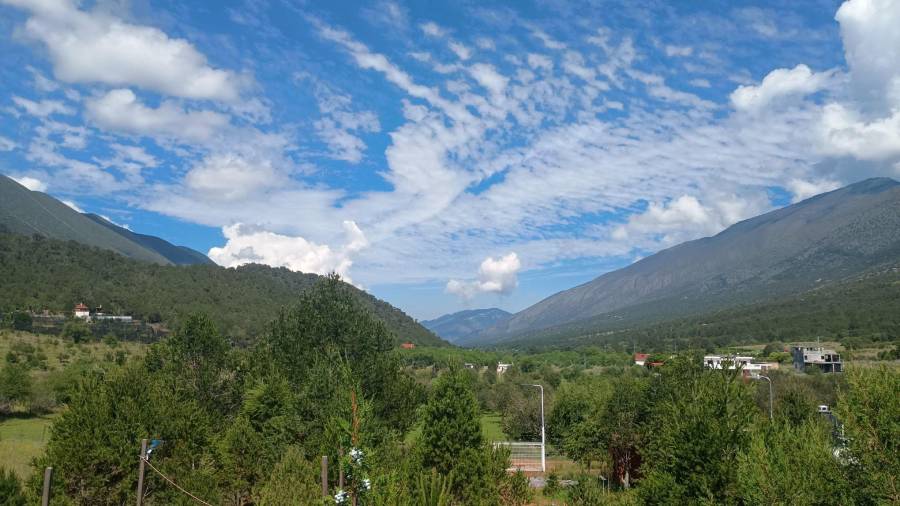 Arteaga renace tras la lluvia; ciudadanos comparten imágenes y crean una fotogalería que enamora