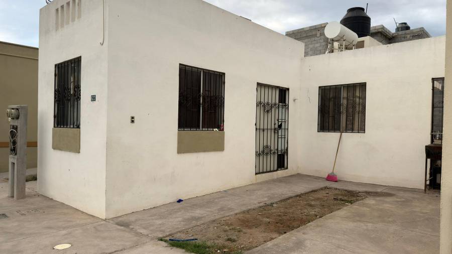 El cuerpo fue localizado en la cocina del inmueble, ya en avanzado estado de descomposición.