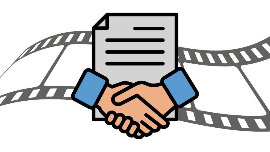 Bette Midler, Eduardo Manzano y el repudio a la fusión Netflix-Warner