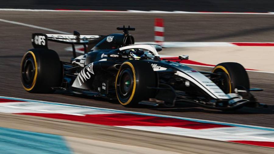 Sergio “Checo” Pérez conducirá el MAC-26, el primer monoplaza del Cadillac Formula 1 Team para la temporada 2026 de Fórmula 1, proyecto respaldado por General Motors y enfocado en la nueva reglamentación técnica.