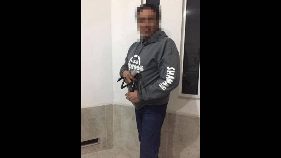 Tras la denuncia, el señalado fue detenido por elementos del Agrupamiento Violeta de la Policía Municipal y puesto a disposición del Ministerio Público, mientras los menores fueron sometidos a estudios médicos y psicológicos conforme a los protocolos establecidos.