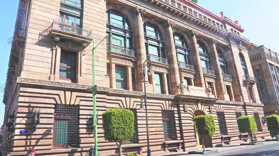 La postura de los tres integrantes a favor ocurre luego de que Banxico enfatizó que no reaccionaría de manera mecánica a los ajustes de la Fed