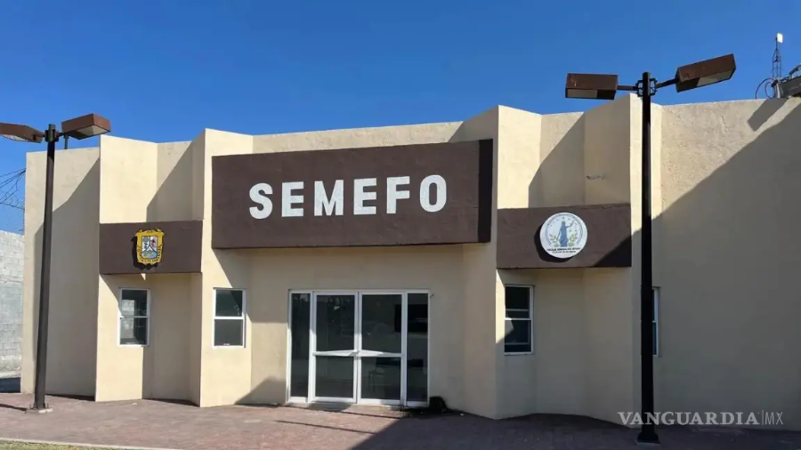 Personal del Servicio Médico Forense (Semefo) trasladó el cuerpo para realizar la necropsia de ley.