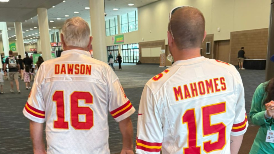 Tras intentos fallidos con múltiples quarterbacks, la llegada de Patrick Mahomes en 2017 transformó la franquicia en una dinastía de la NFL.