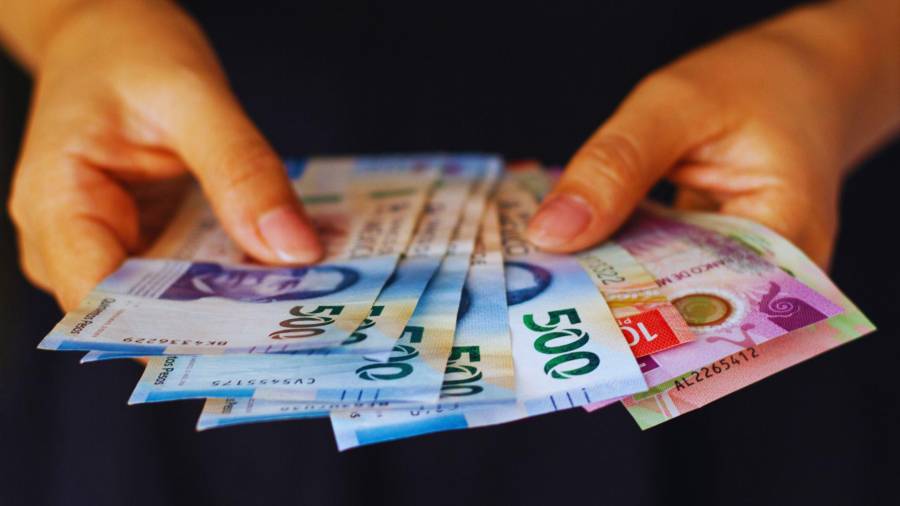 Con base a las Cuentas Corrientes y de Acumulación de los Gobiernos Estatales y Locales, la deuda contraída por los gobiernos federales en 2024 se redujo 33 puntos porcentuales con respecto a 2023.