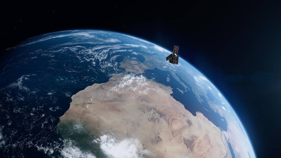 La misión HydroGNSS esta conformada por dos microsatélites que son idénticos que orbitran la Tierra en lados opuestos del planeta, a 180 grados de distancia, con el propósito de proporcionar una cobertura global.